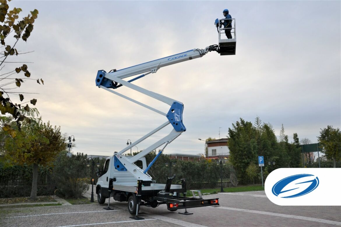 Cherry picker lift trucks: the smart solution for tree care and green space maintenance Cherry picker lift trucks: the smart solution for tree care and green space maintenance